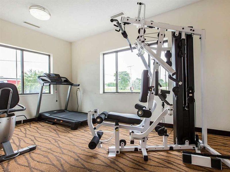 Econo Lodge Inn & Suites Peoria Illinois ภายนอก รูปภาพ