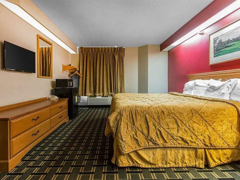 Econo Lodge Inn & Suites Peoria Illinois ภายนอก รูปภาพ