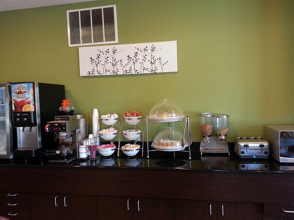 Econo Lodge Inn & Suites Peoria Illinois ภายนอก รูปภาพ