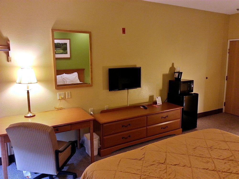 Econo Lodge Inn & Suites Peoria Illinois ภายนอก รูปภาพ